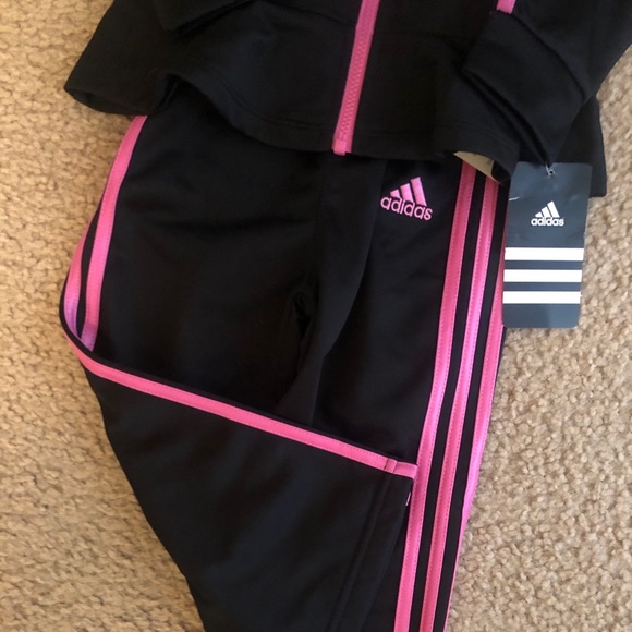 Adidas Toddler Girl 2-piece Jumpsuit - Picture 3 of 3